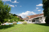 Titelbild - COMING SOON: Villa mit Pool, Garten und Wellness