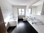Bild - Befristet: Grosszügige 5.5-Zimmer Wohnung mit drei Balkonen und Garage